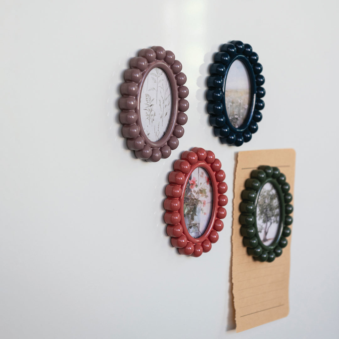 MAGNETIC FRAME